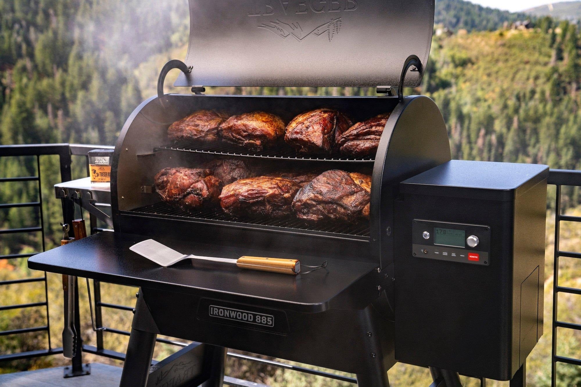Traeger Ironwood 885 Pellet Grill