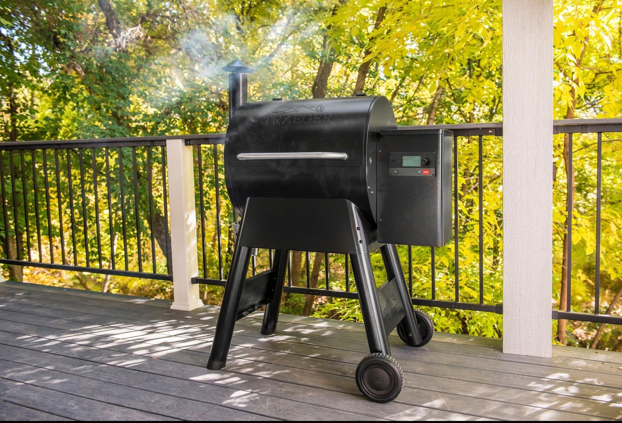 Traeger Pro 575 Pellet Grill - Black