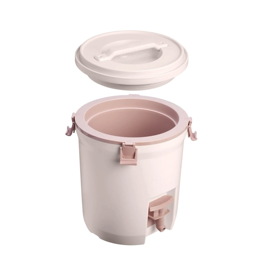 Stanley Fast Flow Water Jugs - 2 Gal (7.5L)